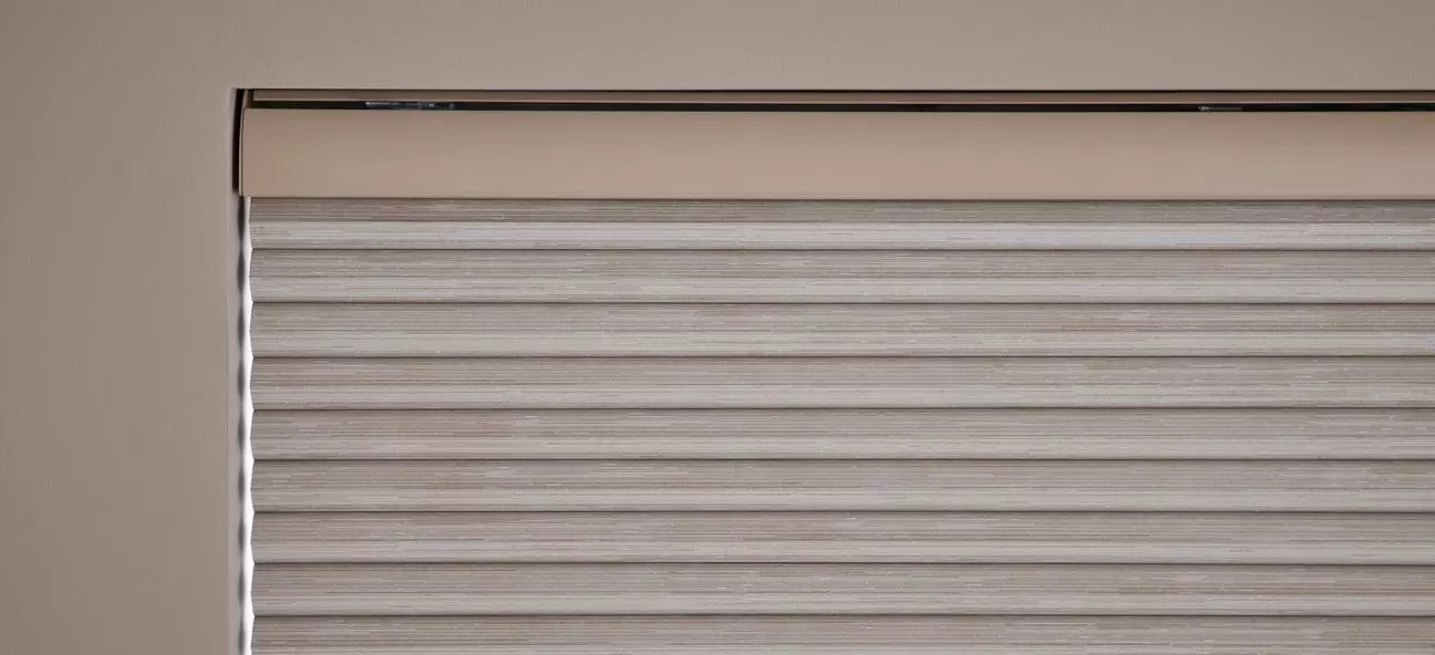 Motorized Shades vs. Manual Shades: Pros, Cons & What to Choose